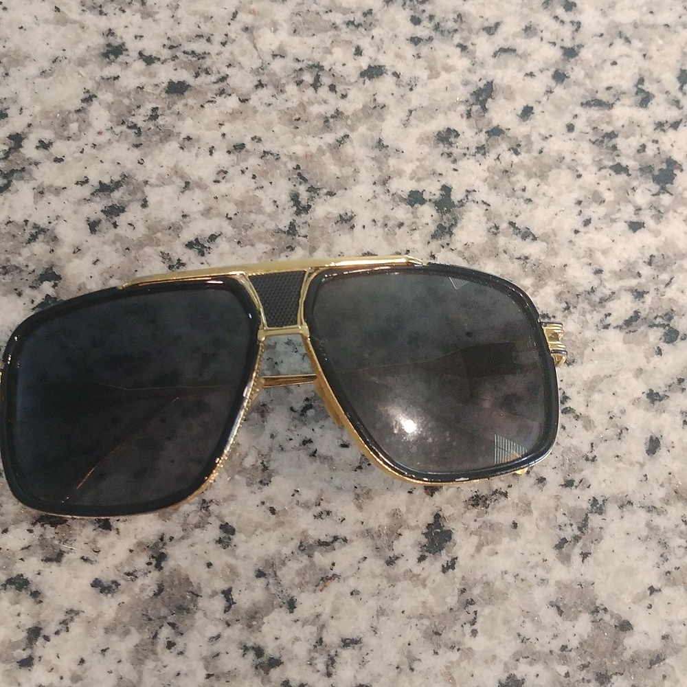 Gold And Black Fashion Sunglasses
